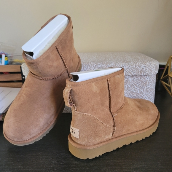 UGG Shoes - Ugg short boots